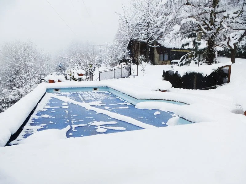 Piscine creusée, avec fermeture hivernale